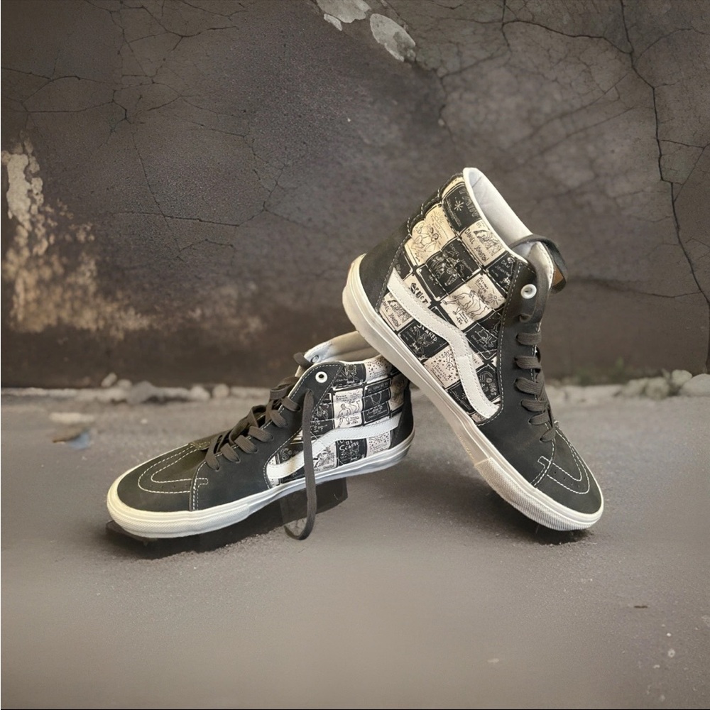 Vans Mens White and Grey High-Top Sneakers